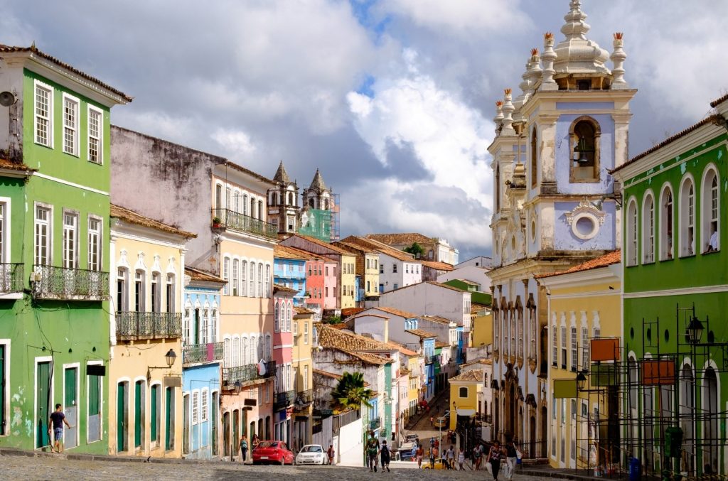 La maestosità della natura e città vibranti. Un susseguirsi di emozioni ammirando i luoghi iconici di questo meraviglioso paese. Tour di gruppo in italiano