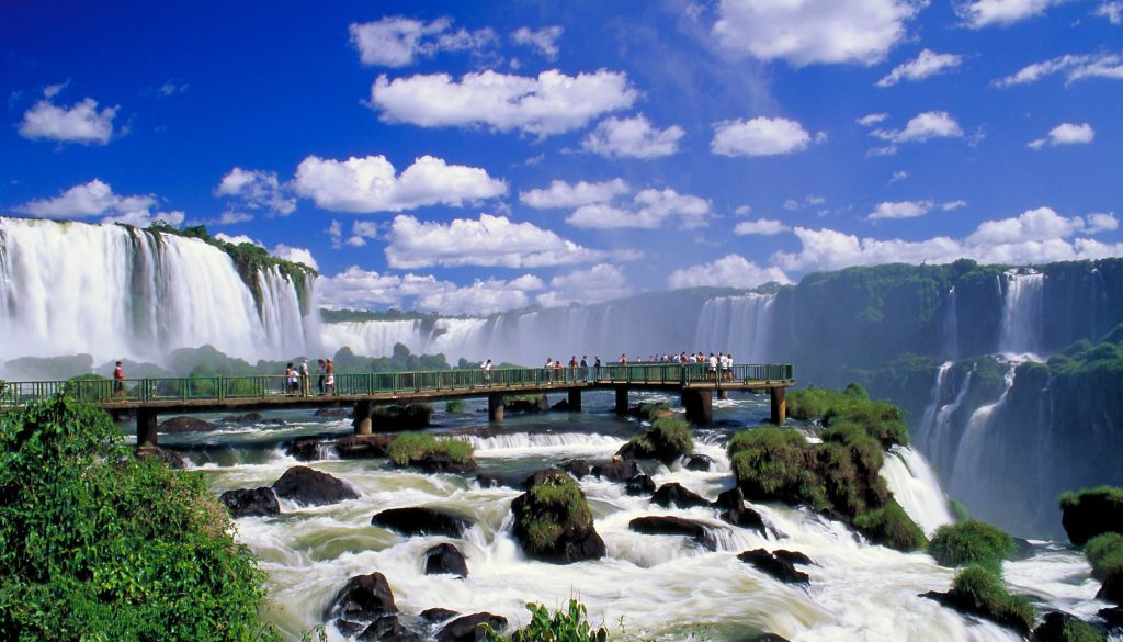 Le Cascate di Iguazù sono una tappa imperdibile se si viaggia in Argentina. Aggiungi questo programma al tuo itinerario.