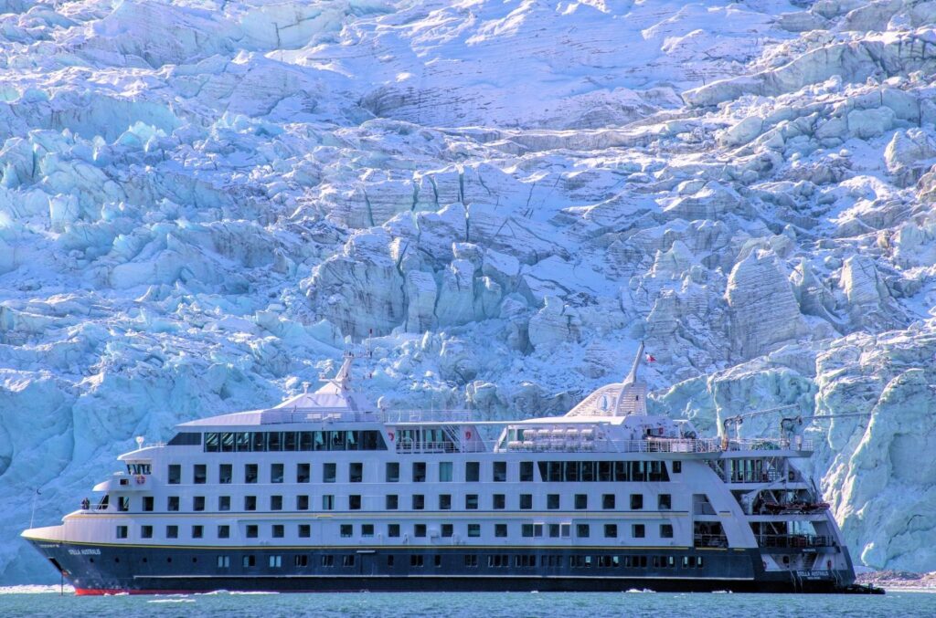 Un'avventura in Patagonia: da Buenos Aires ai maestosi ghiacciai, esplorando Torres del Paine e navigando con Australis.