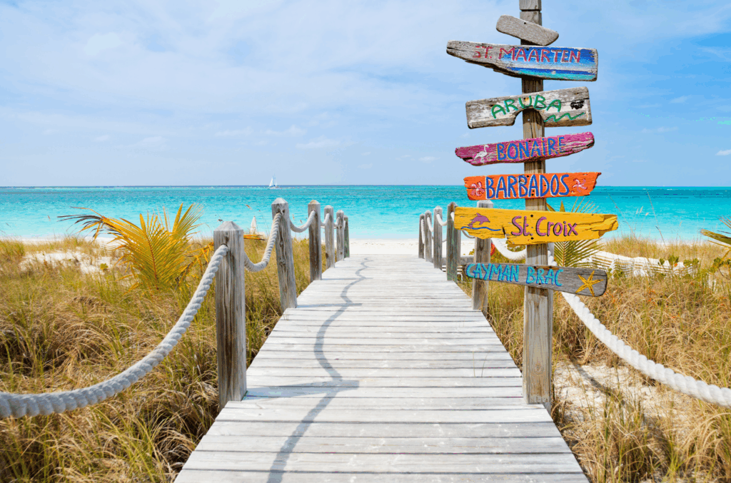Scopri le Piccole Antille: spiagge bianche, natura selvaggia e cultura creola in un arcipelago caraibico ricco di emozioni uniche.