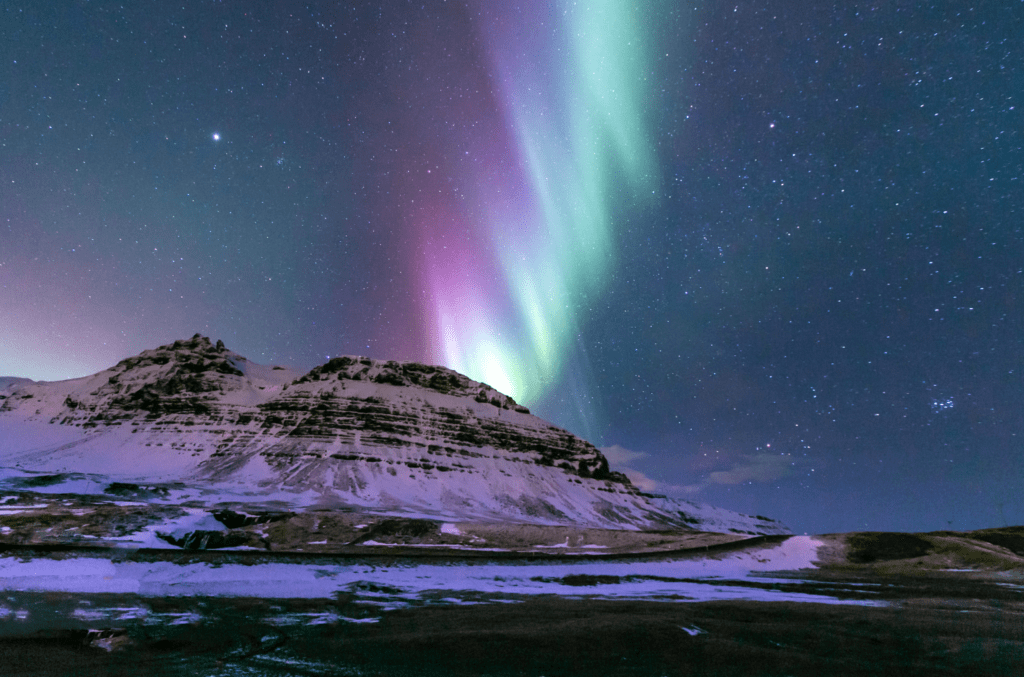 Tour invernale in Islanda tra aurora boreale, Circolo d’Oro, lagune glaciali, spiagge nere, Blue Lagoon e paesaggi vulcanici.